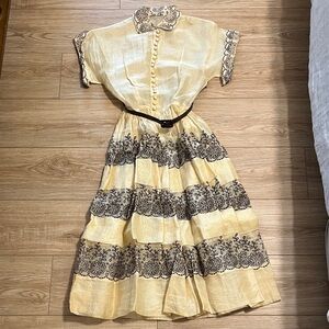 Vintage 30s or 40s beige silk embroidered dress